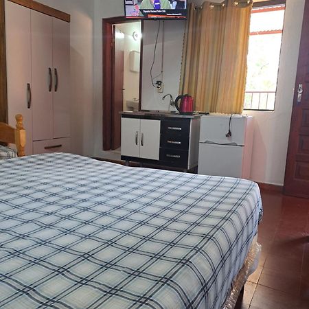Hummingbird Hostel Ciudad del Este Bagian luar foto