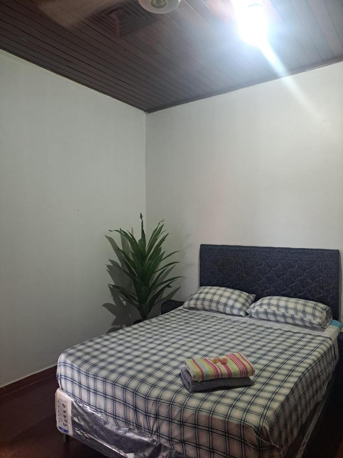 Hummingbird Hostel Ciudad del Este Bagian luar foto