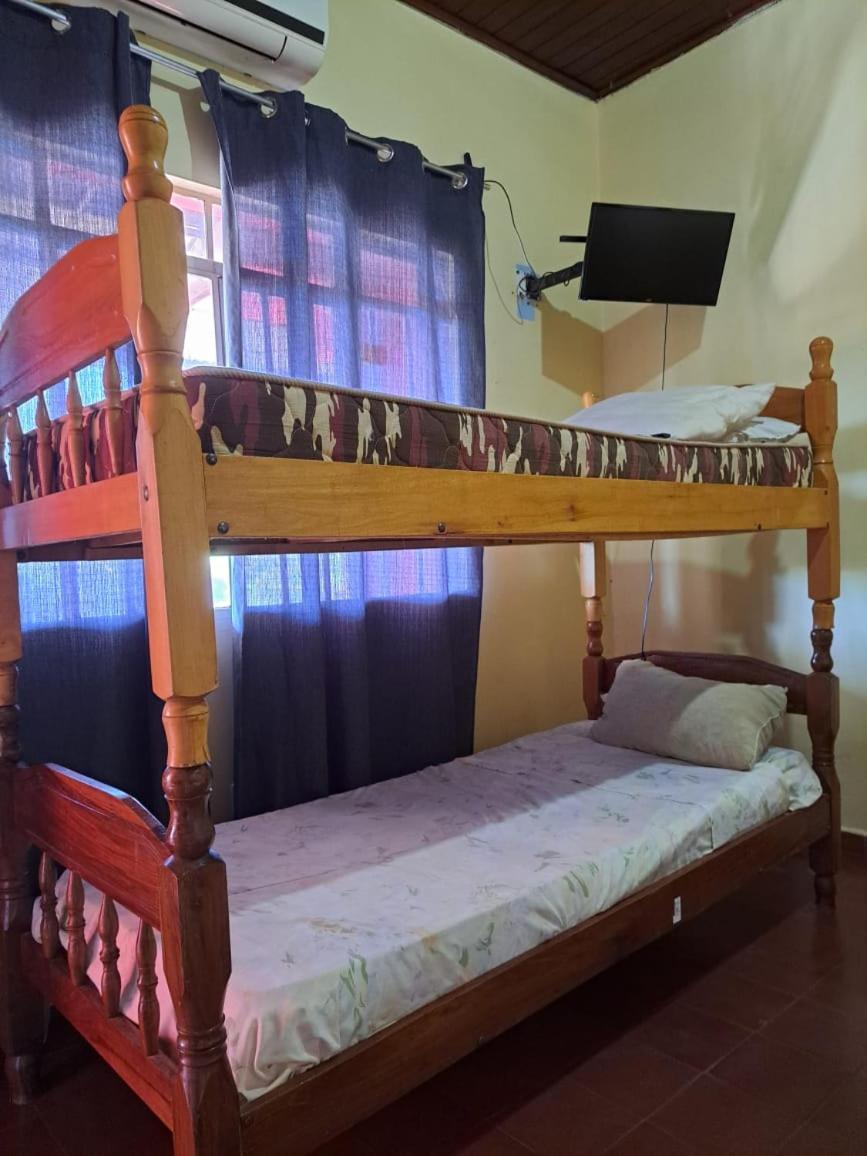 Hummingbird Hostel Ciudad del Este Bagian luar foto